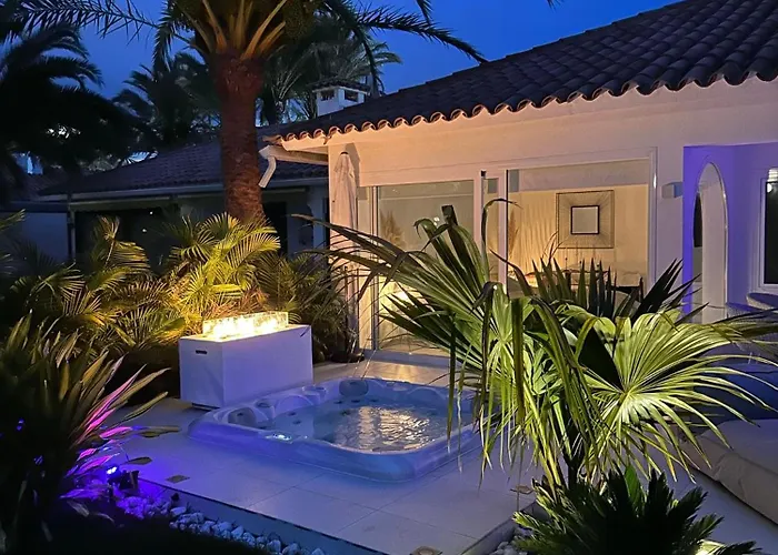 Sun Club P65 Premium 度假居 *